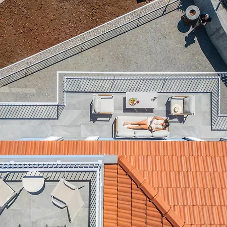 The Vinehill House * Câmara de Lobos