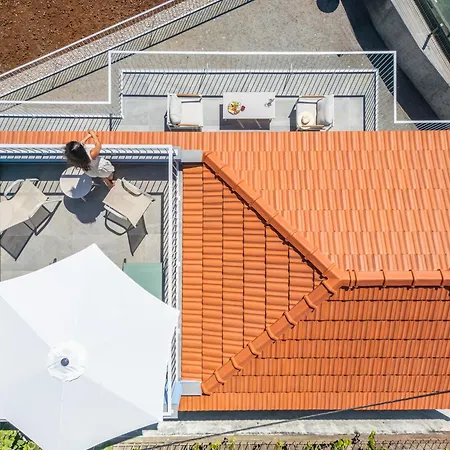 The Vinehill House * Câmara de Lobos